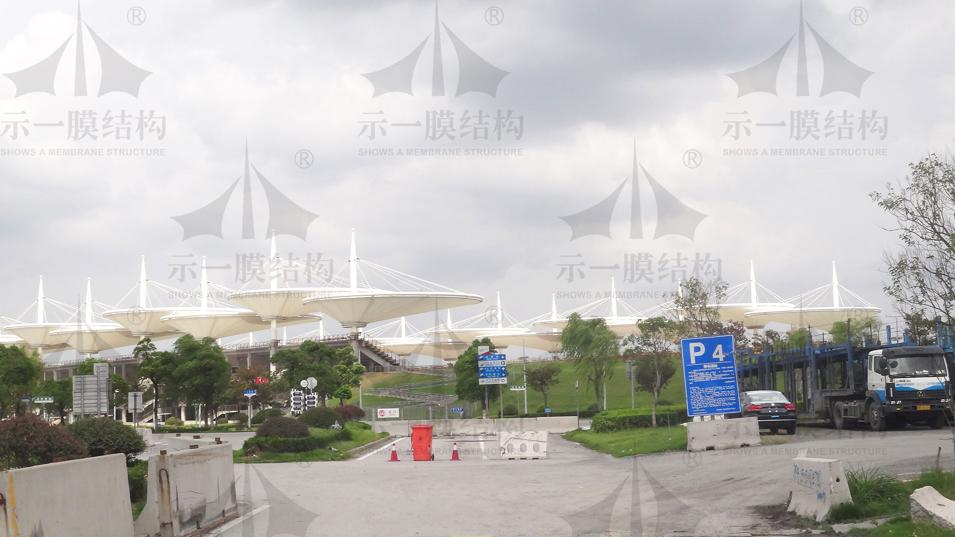 上海示一膜结构上海F1赛车场膜结构看台PTFE