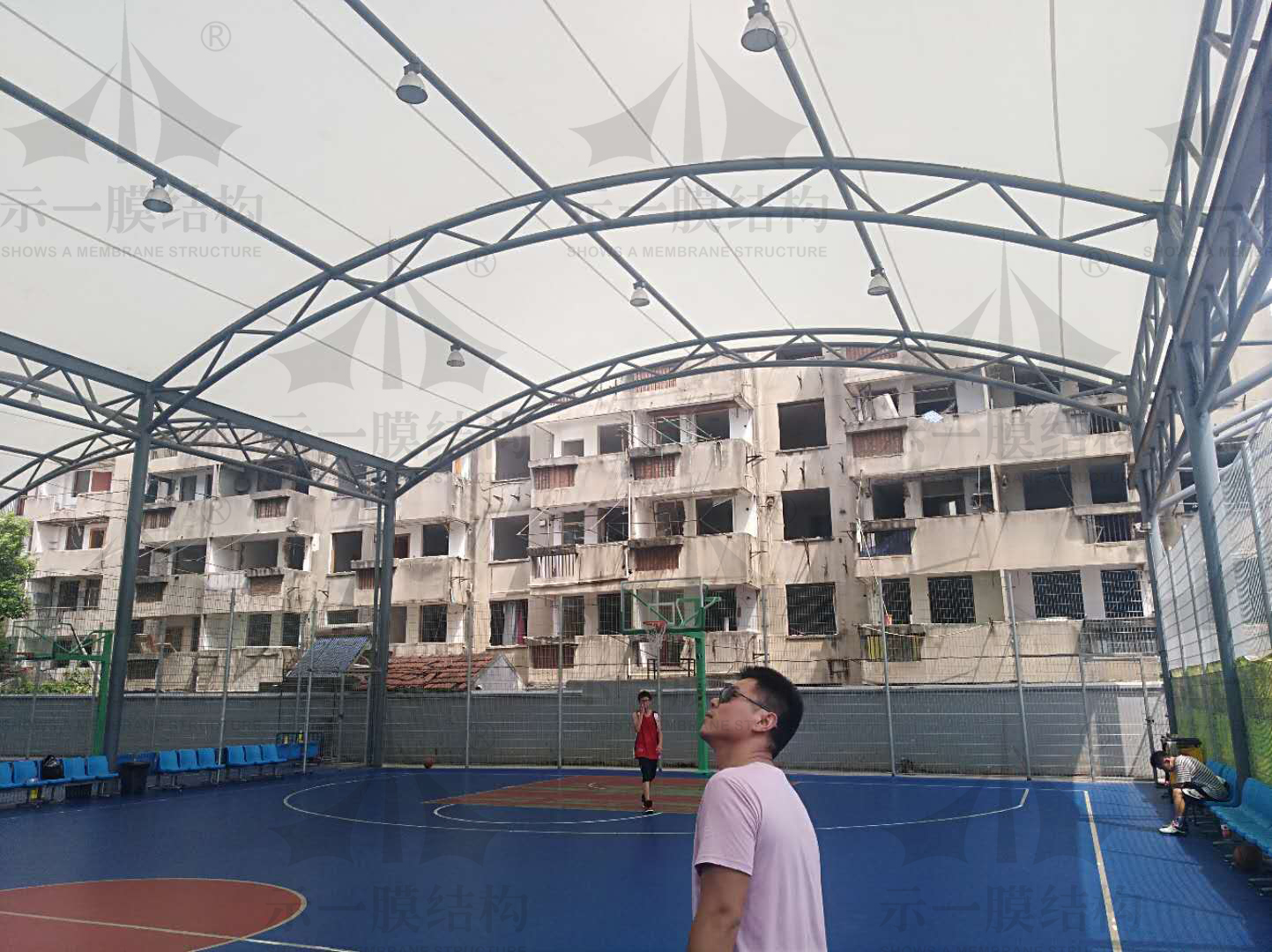 昆山篮球场膜结构遮阳顶棚展示