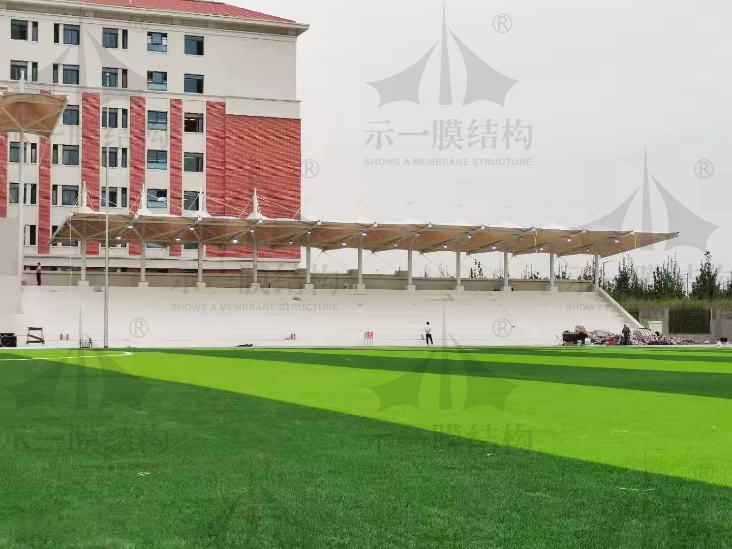 上海示一膜结构西安学校看台膜结构
